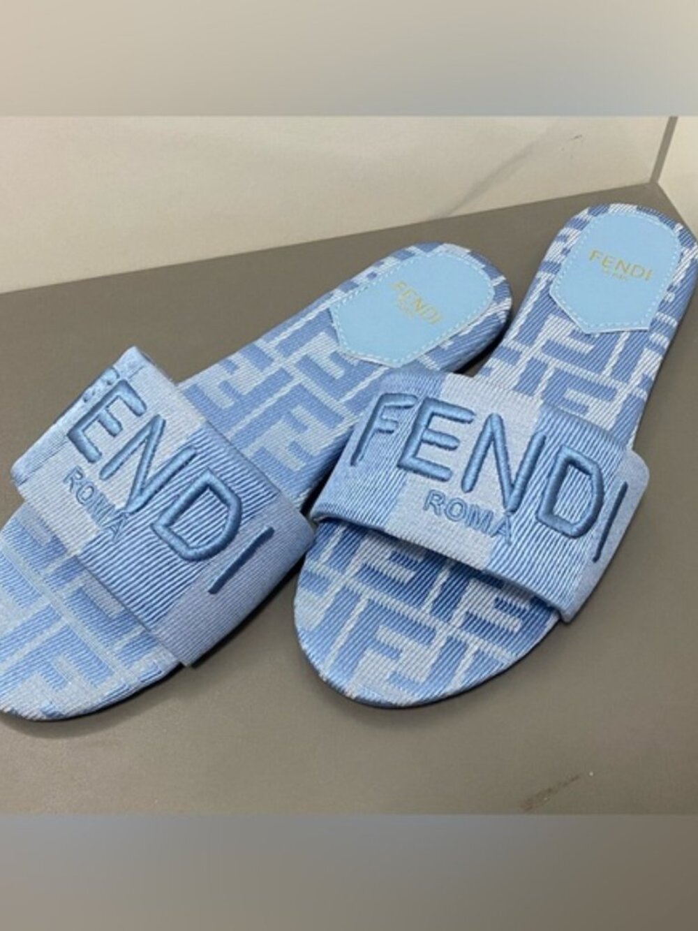 Fendi Women's Authentic Slippers - Picture 5 of 5